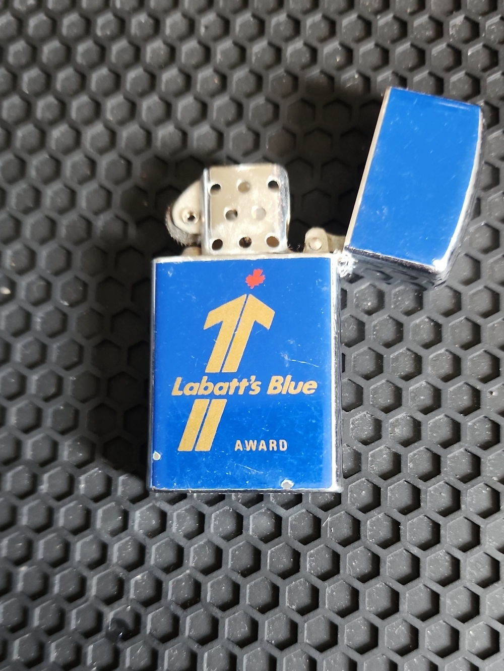 Vintage Labatt's Blue Blue Metal Flip